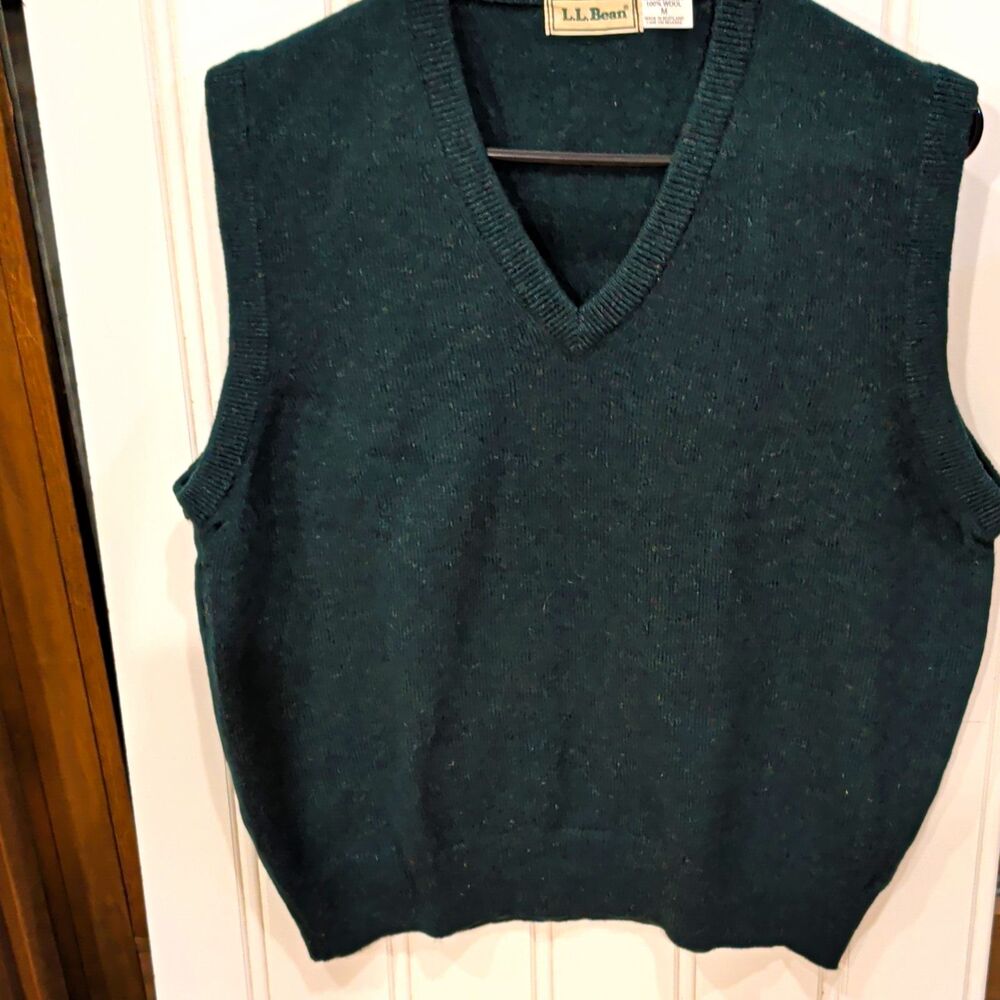 Vintage L.L.Bean Men's Lambswool 100%  V-Neck Sweater Vest Green M Mfg. 85-95